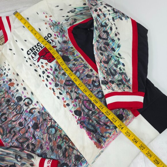 MITCHELL NESS HARDWOOD CLASSICS CHICAGO BULLS 1998-99 WARM-UP JACKET LARGE AS-IS - Picture 13 of 16